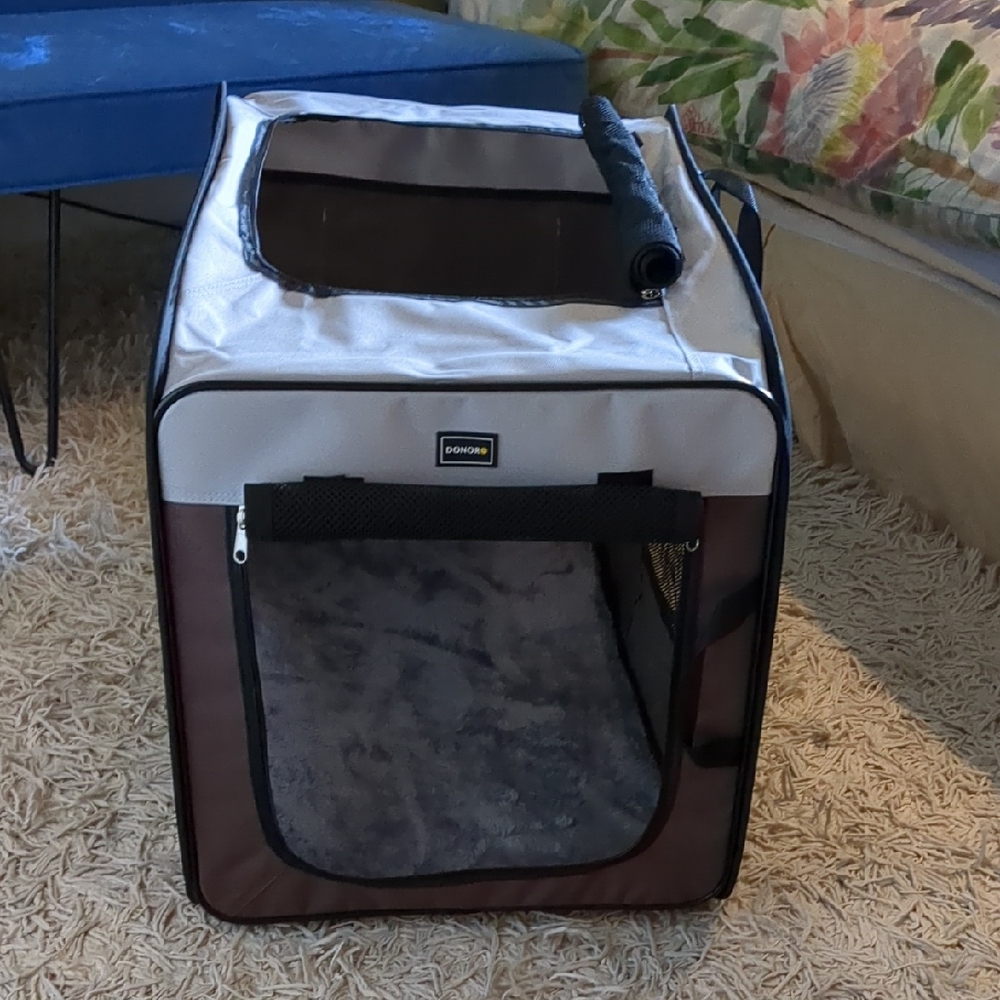 NWOT- Foldable Pet Carrier with Mesh Panels